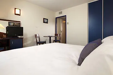 Zenitude Hôtel-résidences 3* Magny-les-Hameaux