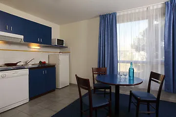 Zenitude Hotel-residences 3*